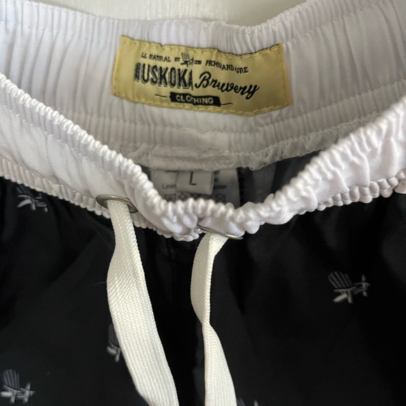 Muskoka Brewery Summer Shorts - Picture 2 of 3